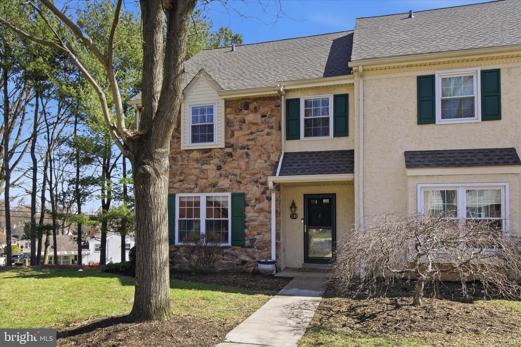 130 OAK KNOLL CIRCLE