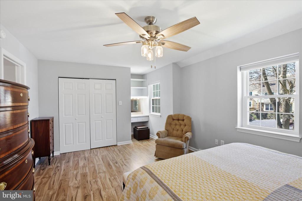 130 OAK KNOLL CIRCLE
