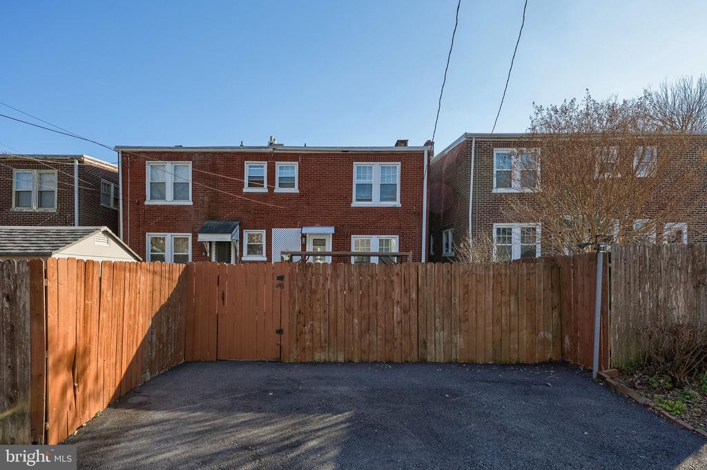 827 3RD STREET