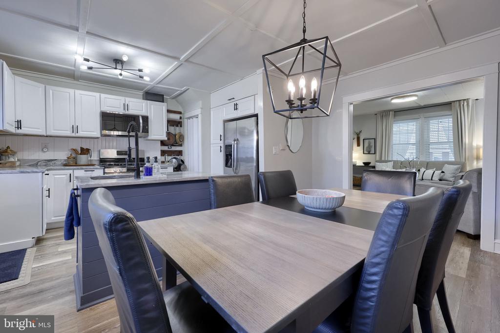 827 3RD STREET
