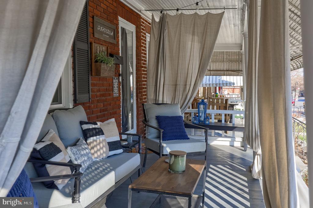 827 3RD STREET