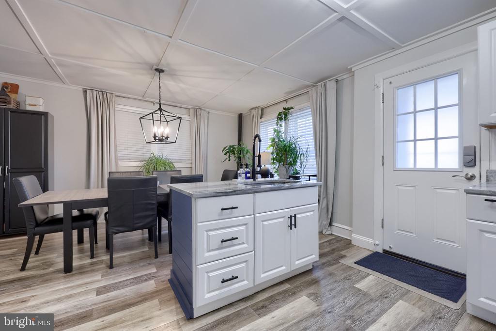 827 3RD STREET