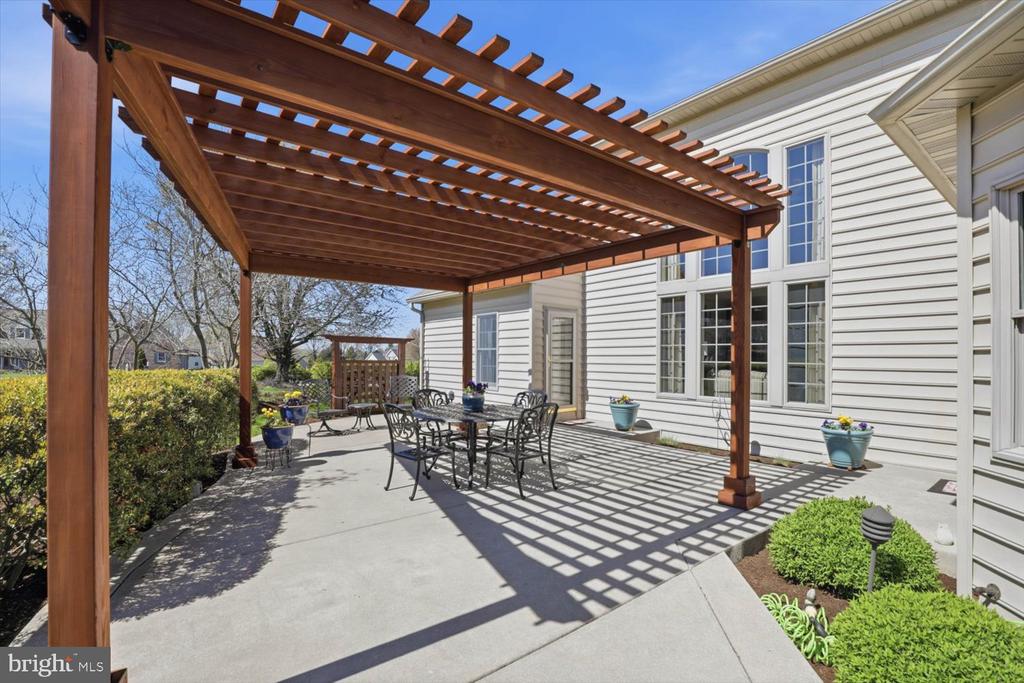 314 COUNTRY MEADOWS DRIVE