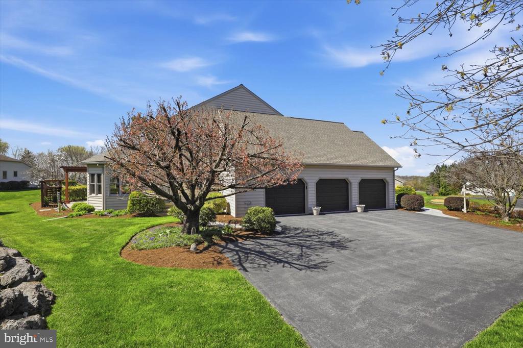 314 COUNTRY MEADOWS DRIVE