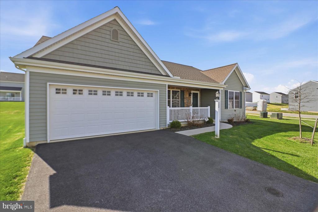122 CREEKSIDE DRIVE