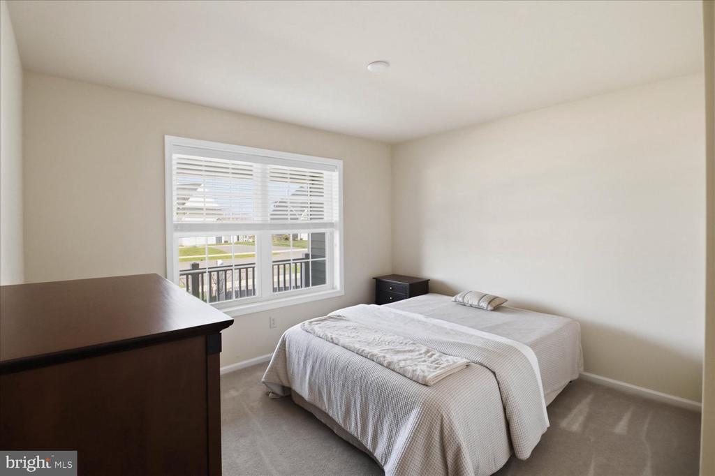 122 CREEKSIDE DRIVE