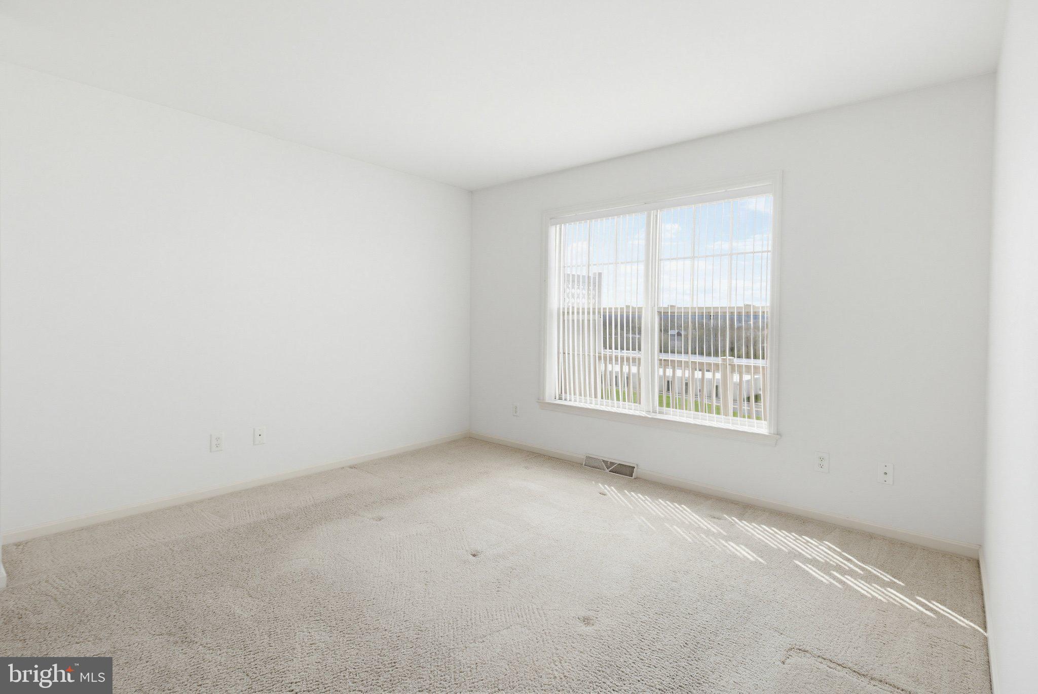 674 ROYAL VIEW DRIVE