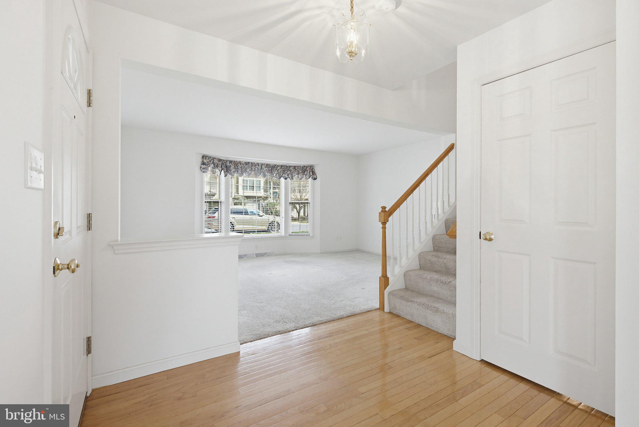 674 ROYAL VIEW DRIVE