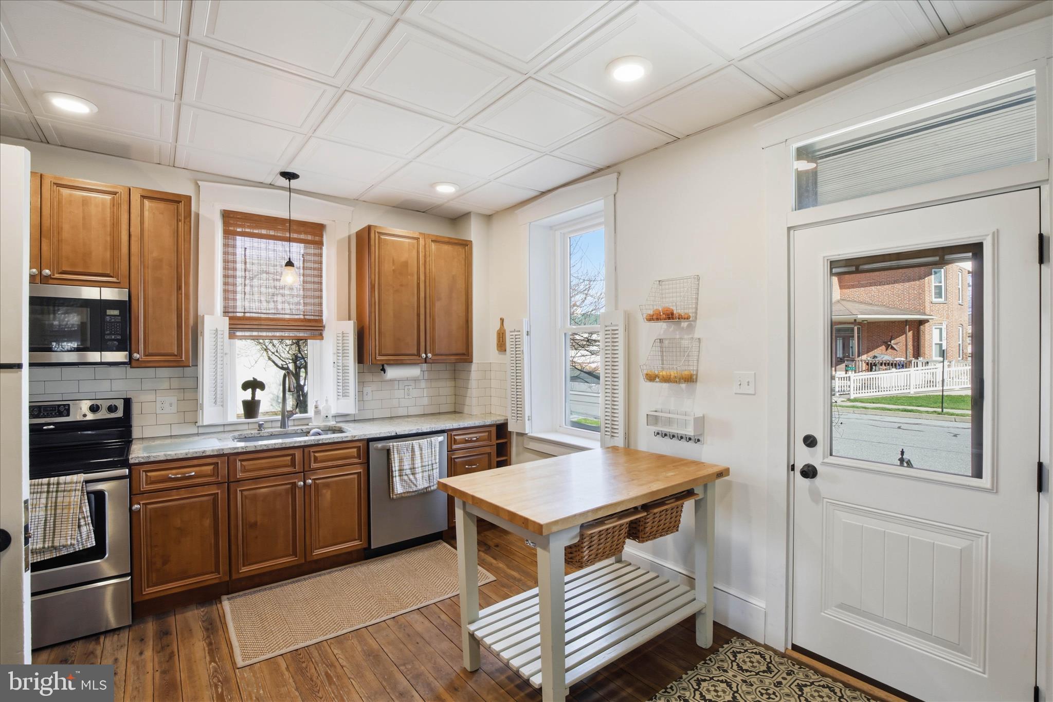 5890 MAIN STREET