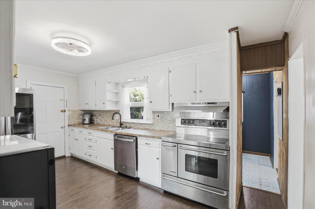 115 E ROSEVILLE ROAD
