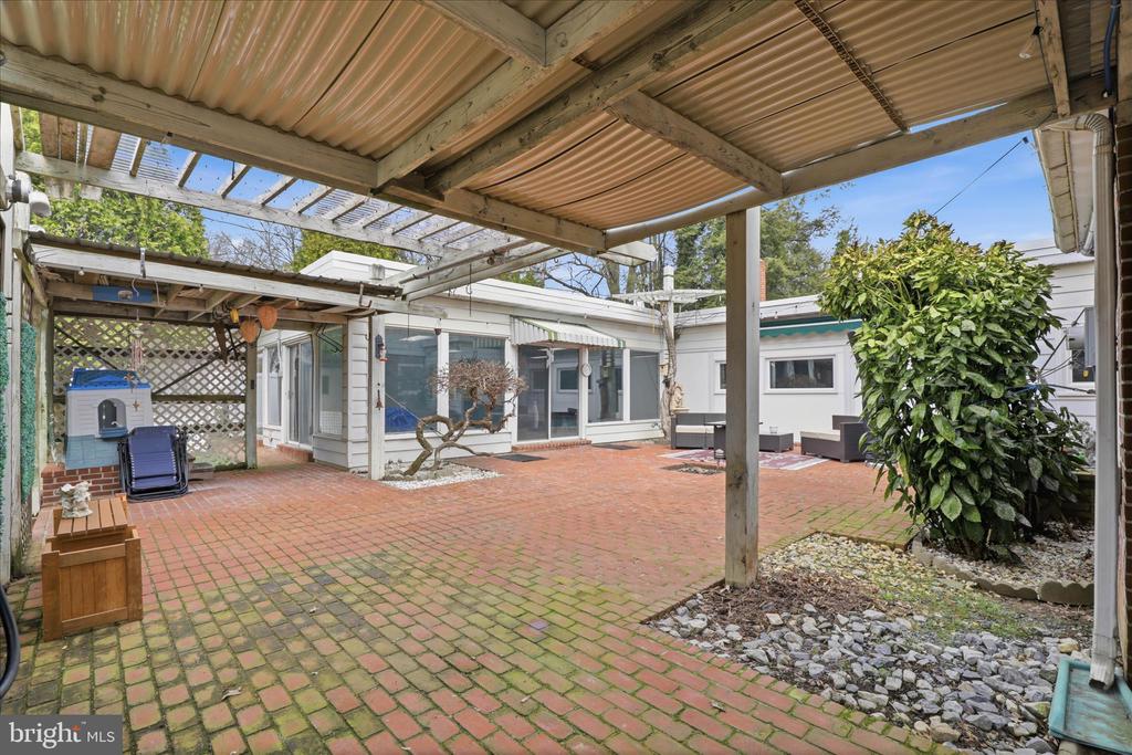 115 E ROSEVILLE ROAD