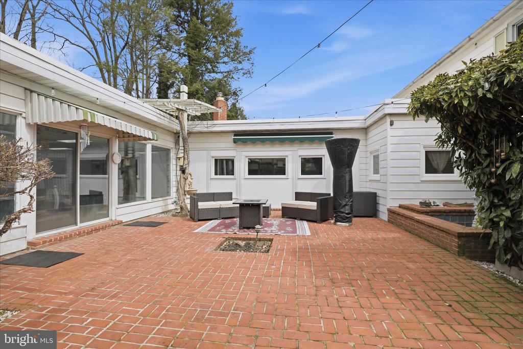115 E ROSEVILLE ROAD