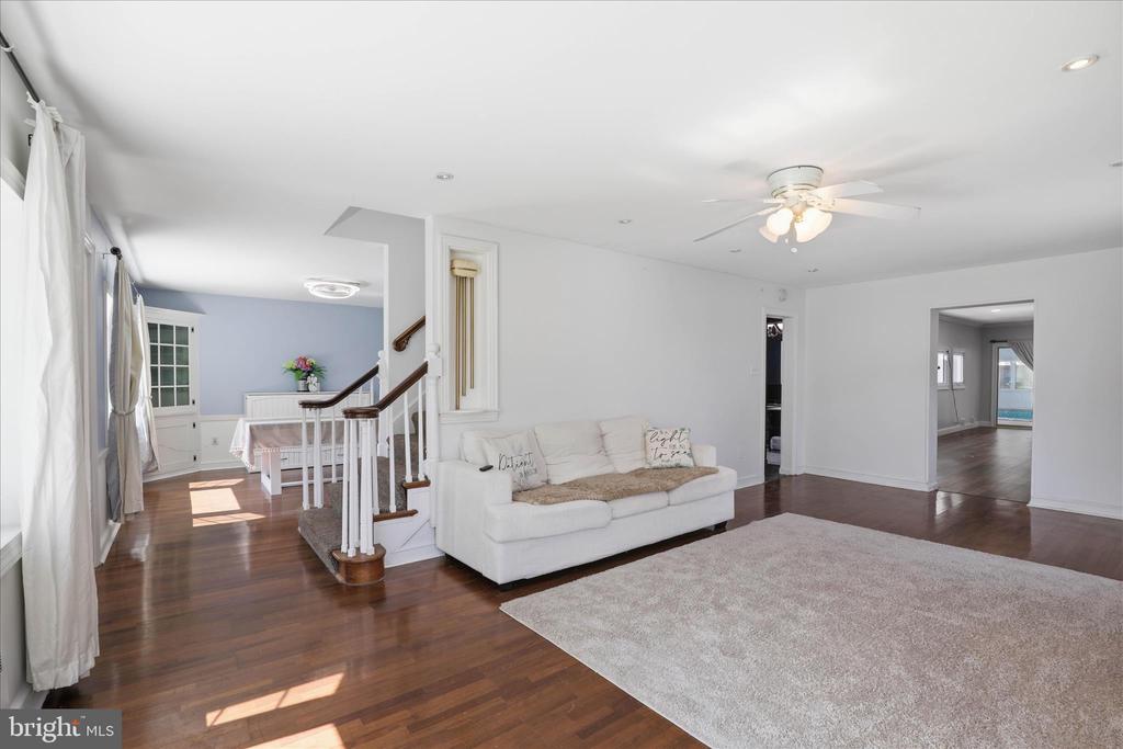 115 E ROSEVILLE ROAD