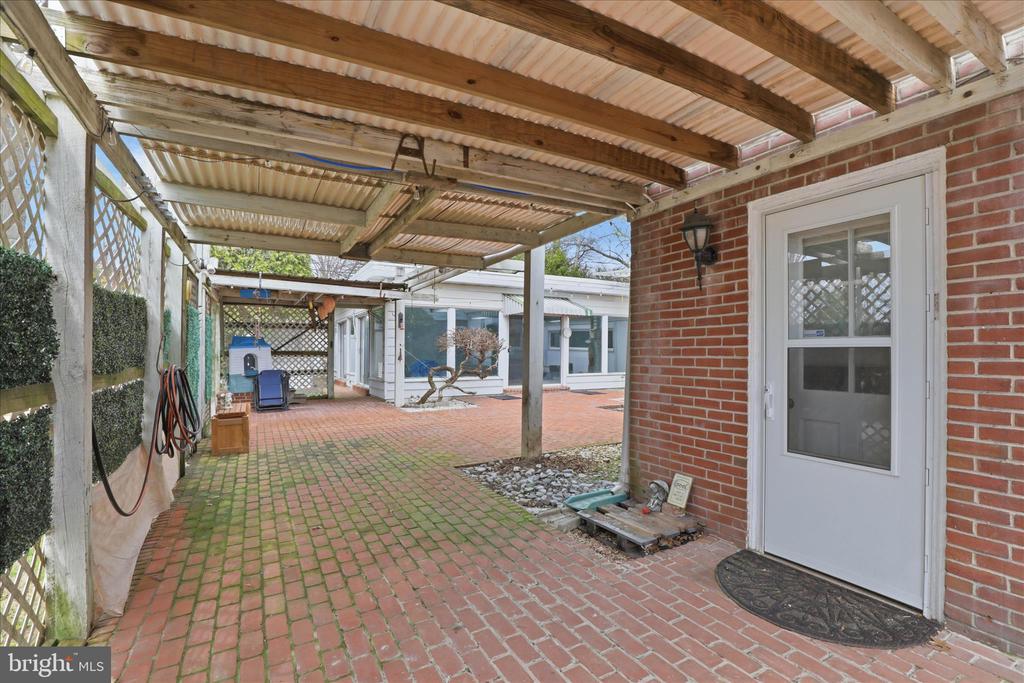 115 E ROSEVILLE ROAD