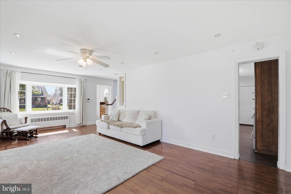 115 E ROSEVILLE ROAD