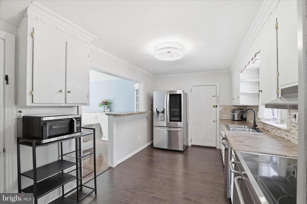115 E ROSEVILLE ROAD