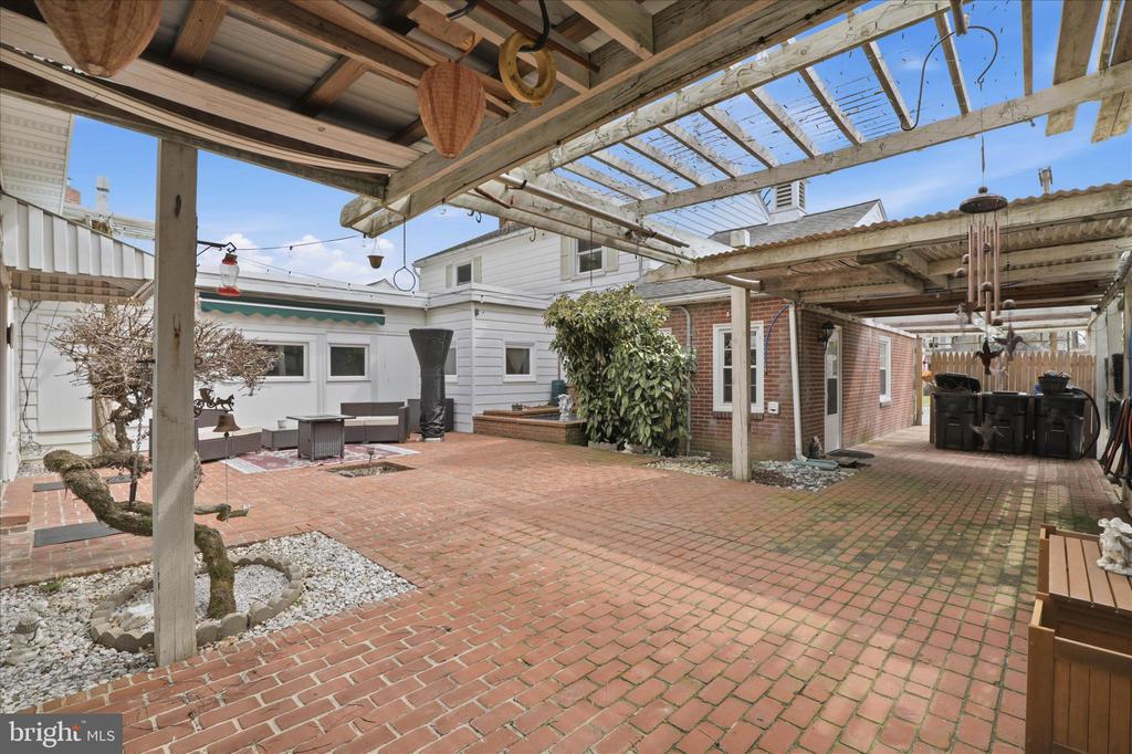 115 E ROSEVILLE ROAD