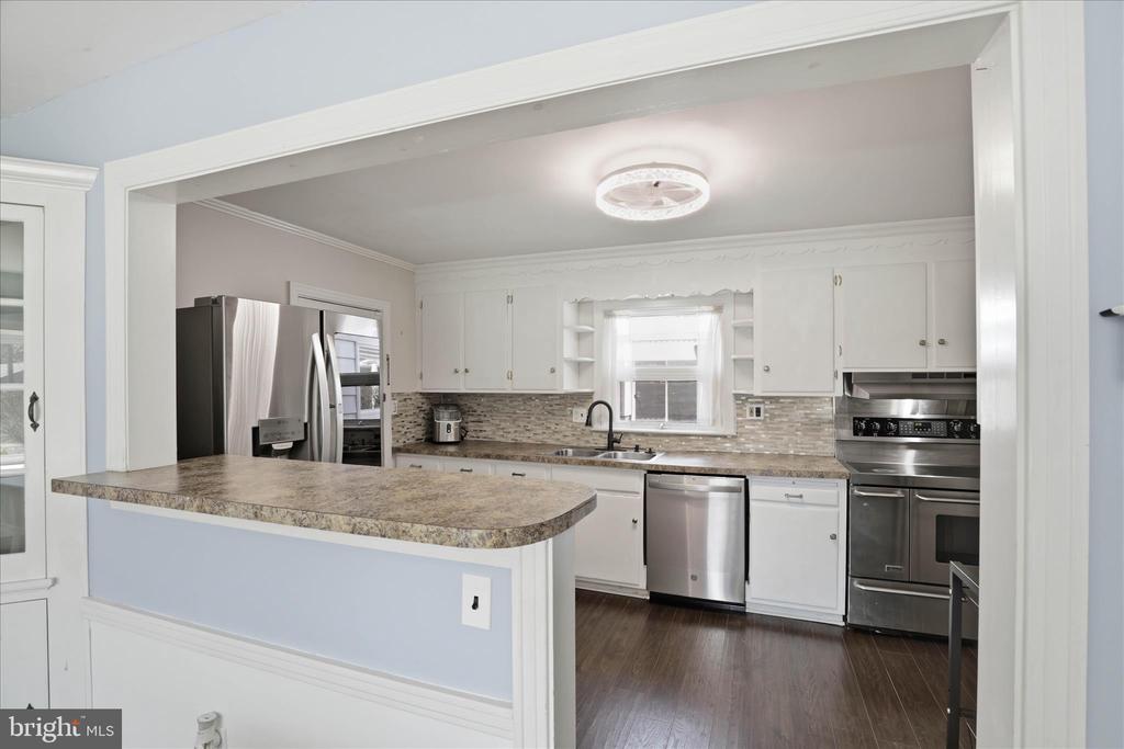 115 E ROSEVILLE ROAD