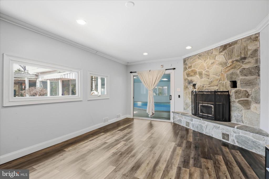 115 E ROSEVILLE ROAD