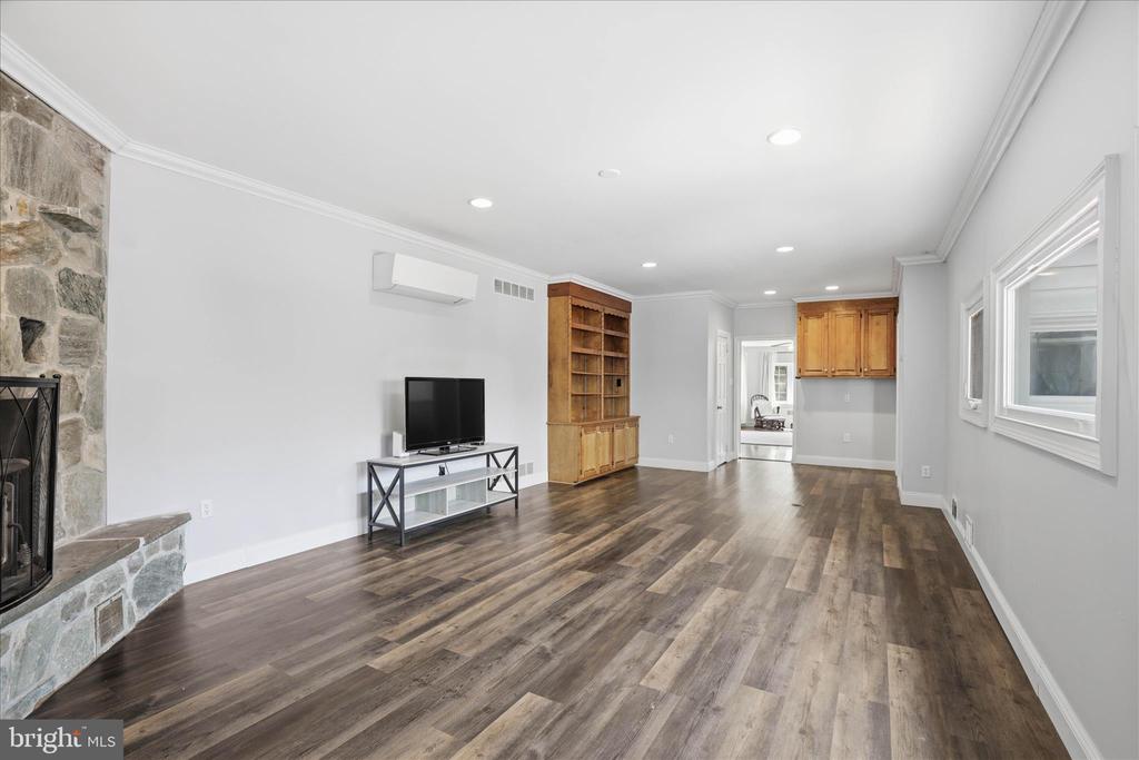 115 E ROSEVILLE ROAD