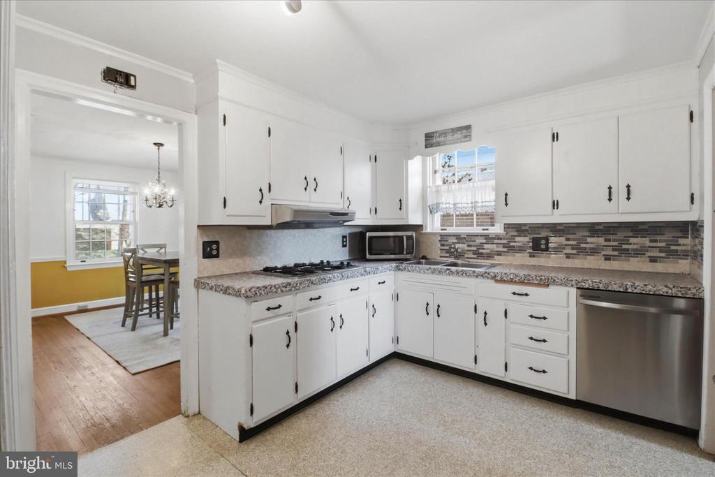 523 PLEASURE ROAD