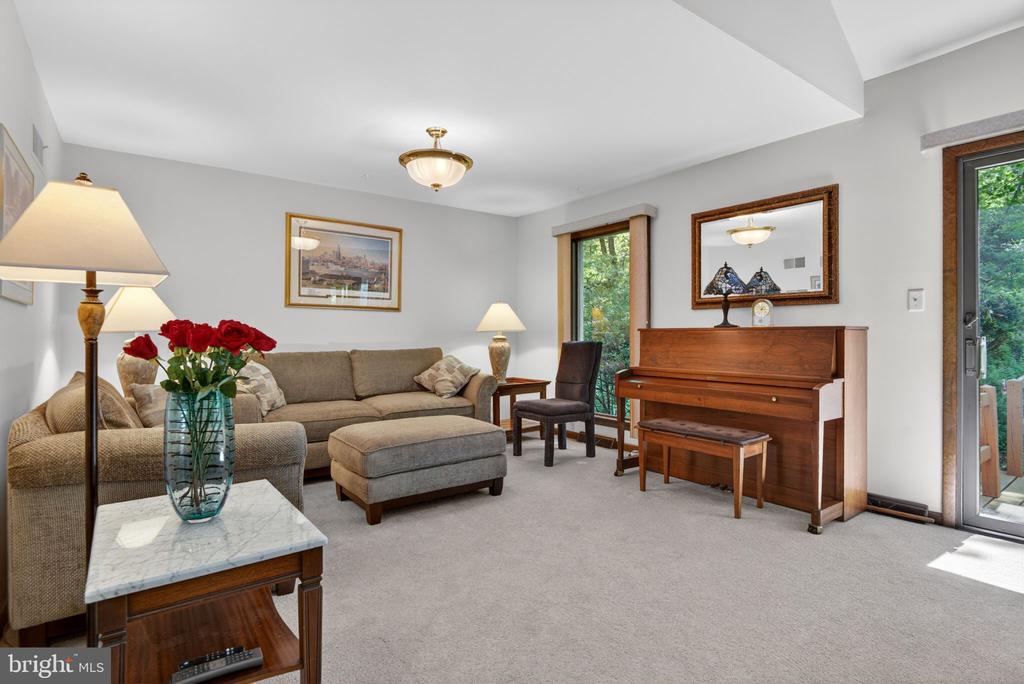 2624 SPRING VALLEY ROAD