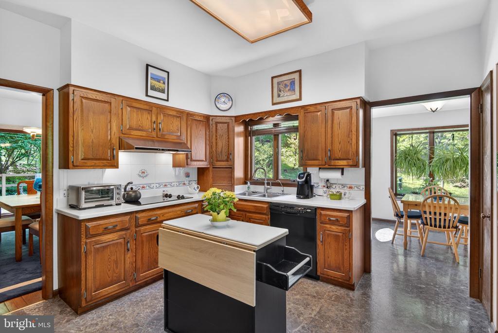 2624 SPRING VALLEY ROAD