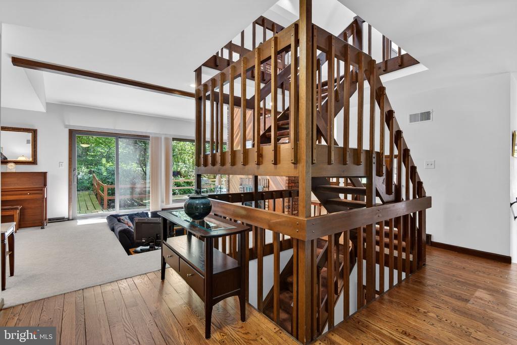2624 SPRING VALLEY ROAD