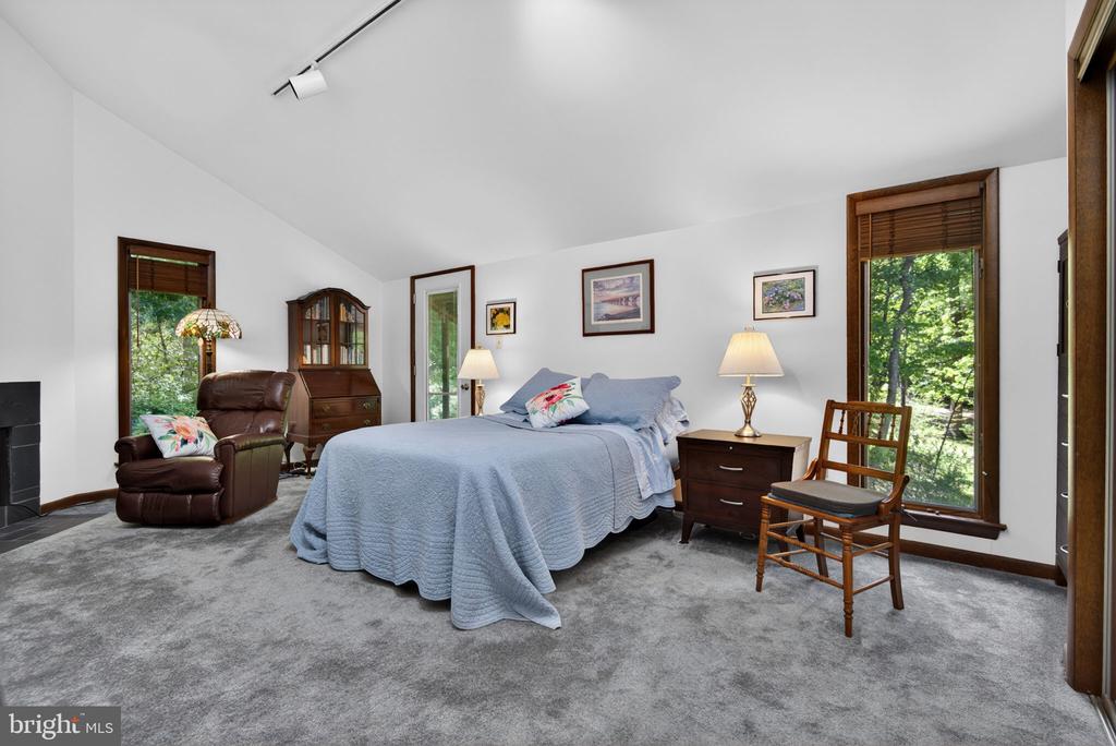 2624 SPRING VALLEY ROAD
