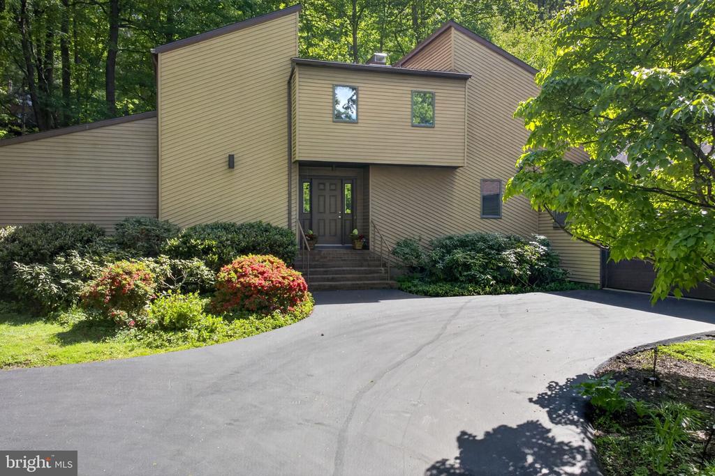2624 SPRING VALLEY ROAD