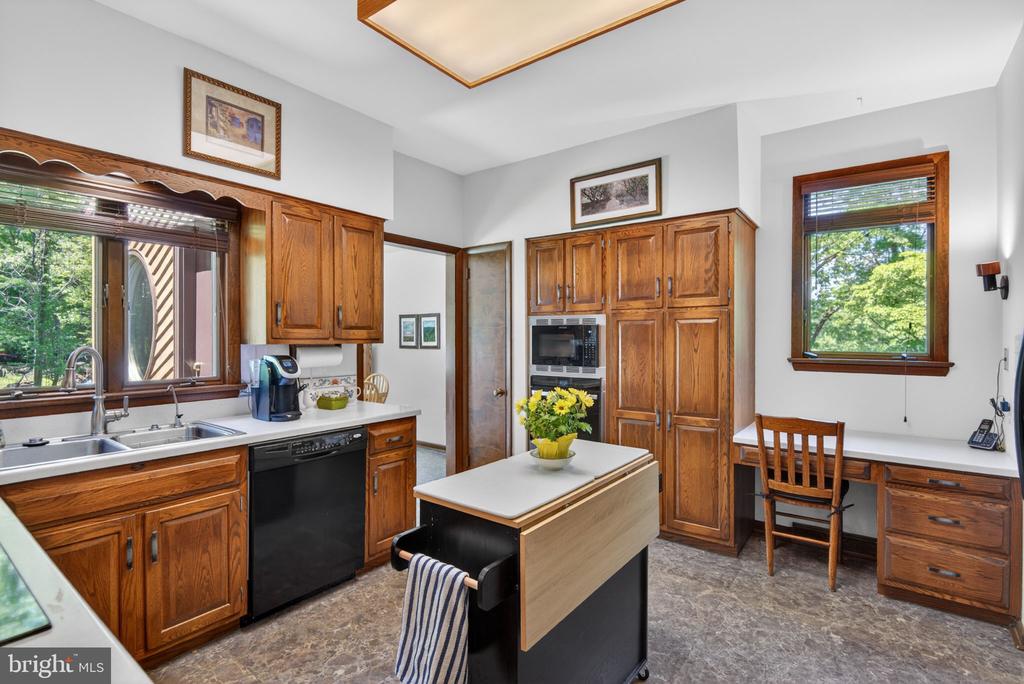 2624 SPRING VALLEY ROAD