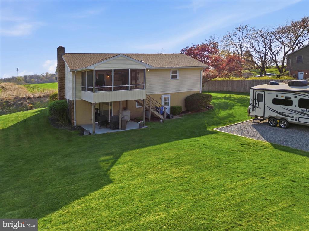 325 N COLEBROOK ROAD