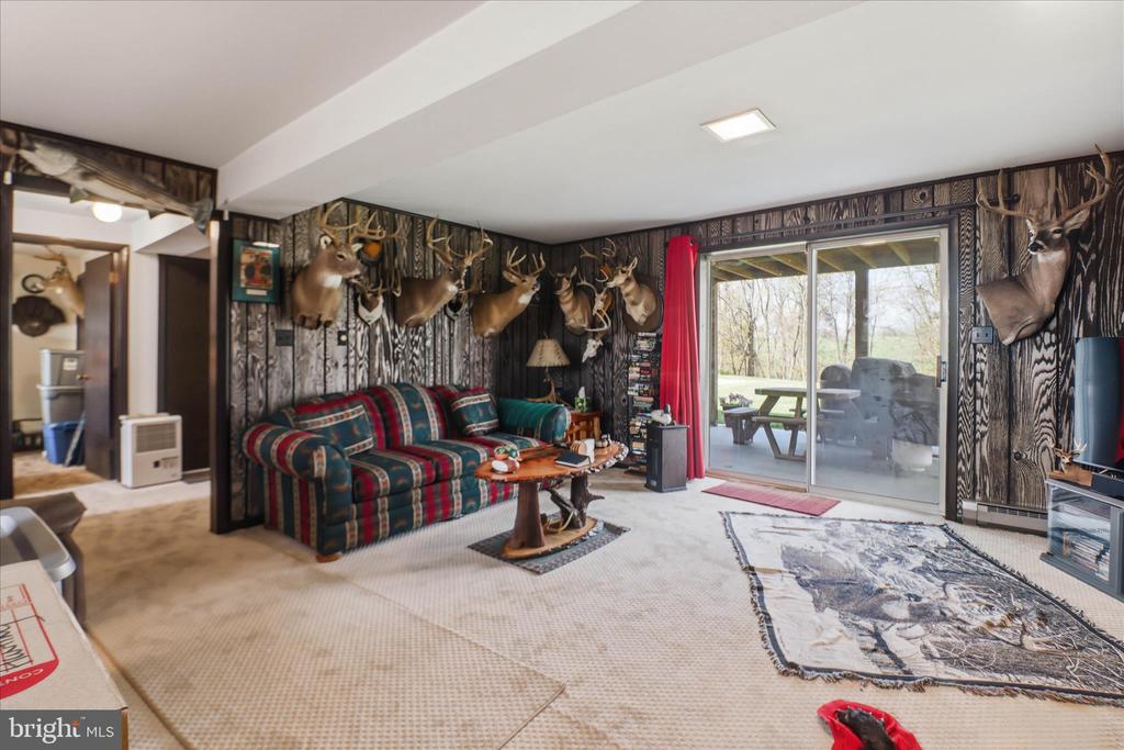 325 N COLEBROOK ROAD