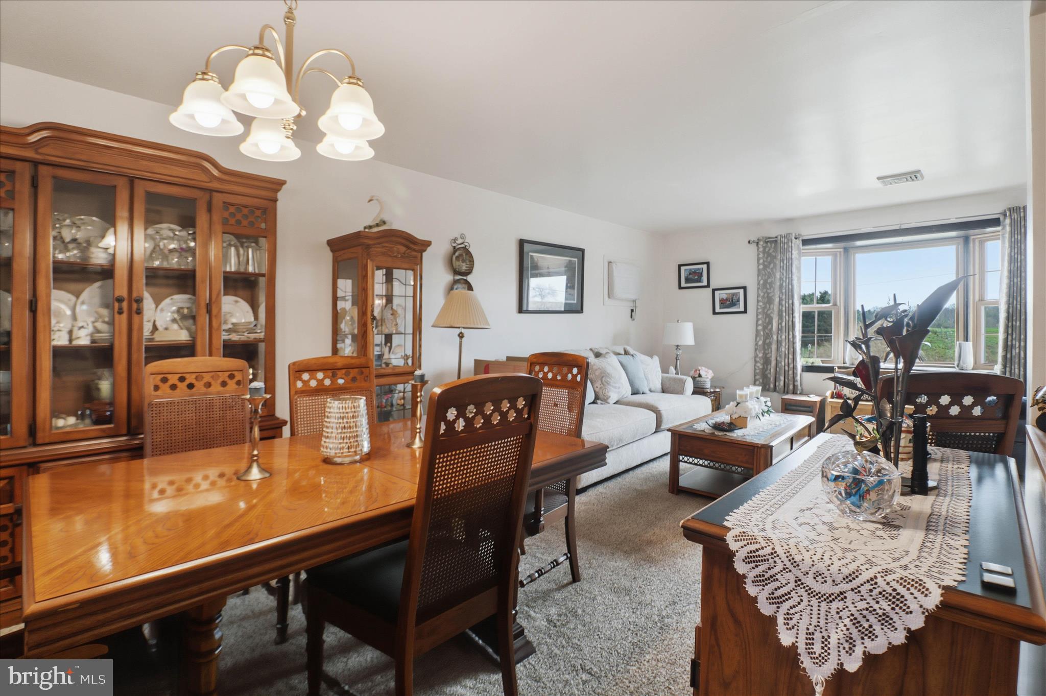 325 N COLEBROOK ROAD