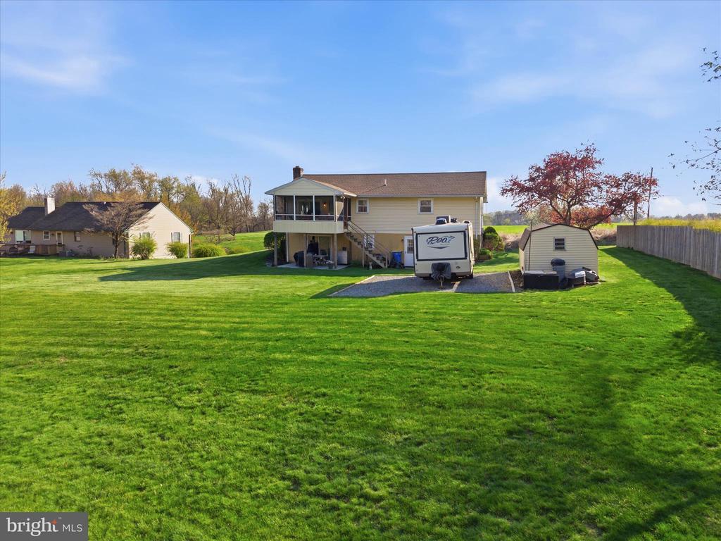 325 N COLEBROOK ROAD