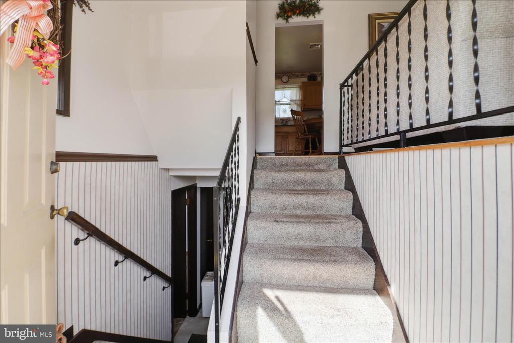 325 N COLEBROOK ROAD