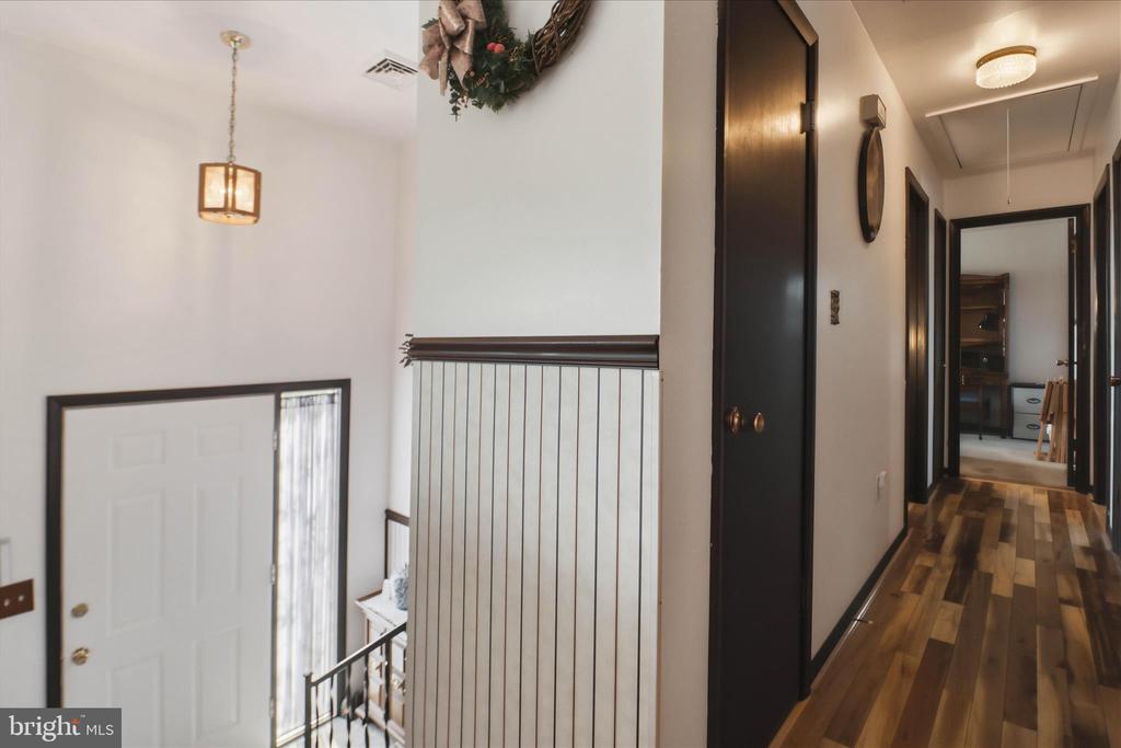 325 N COLEBROOK ROAD