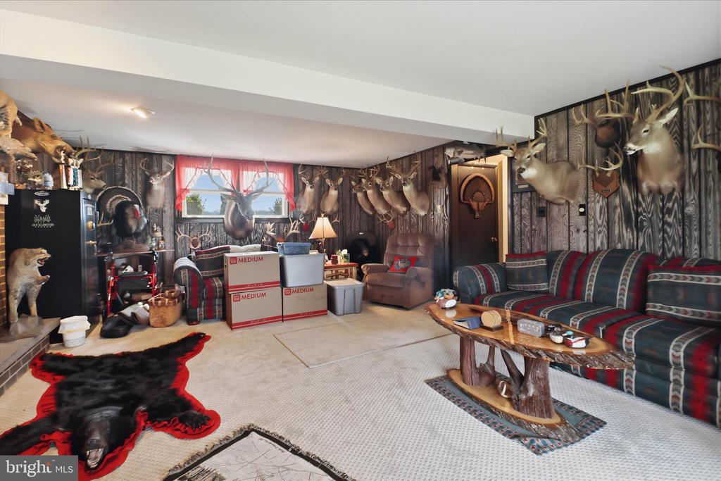 325 N COLEBROOK ROAD