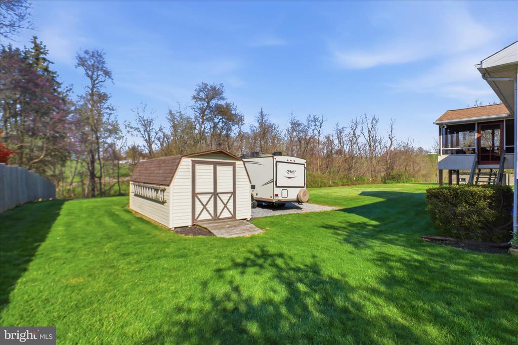 325 N COLEBROOK ROAD