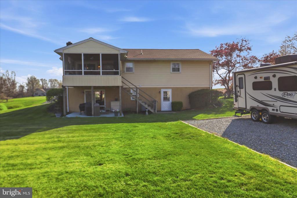 325 N COLEBROOK ROAD