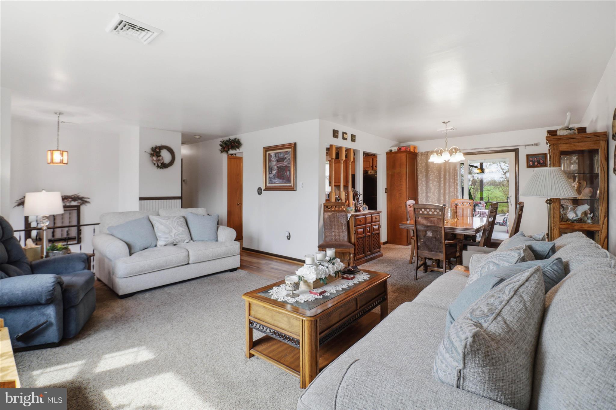 325 N COLEBROOK ROAD