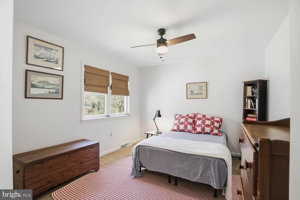413 GLENBROOK COURT