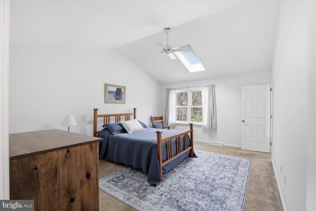 413 GLENBROOK COURT