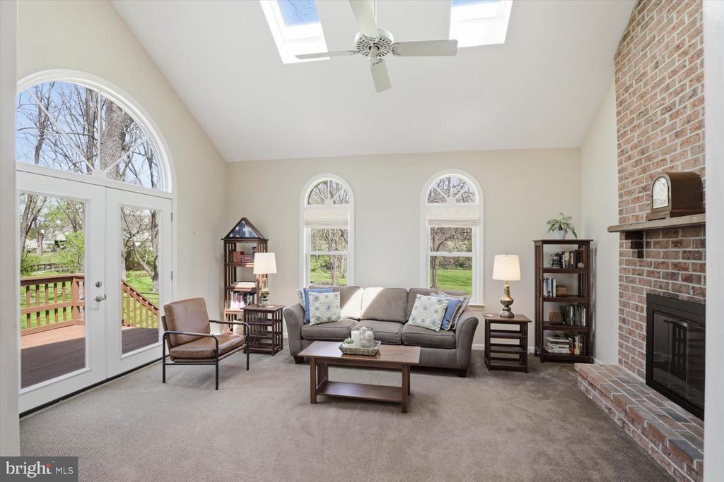 413 GLENBROOK COURT