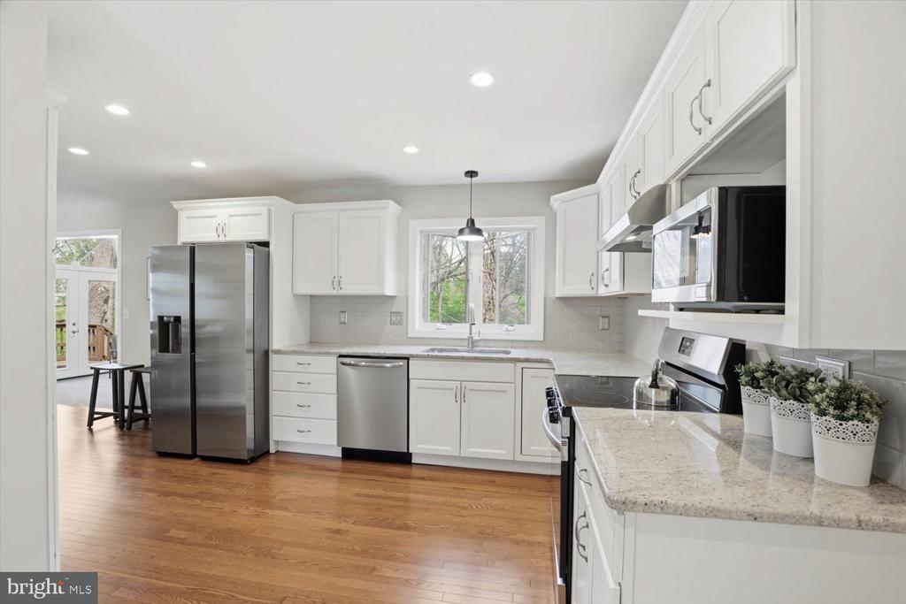 413 GLENBROOK COURT