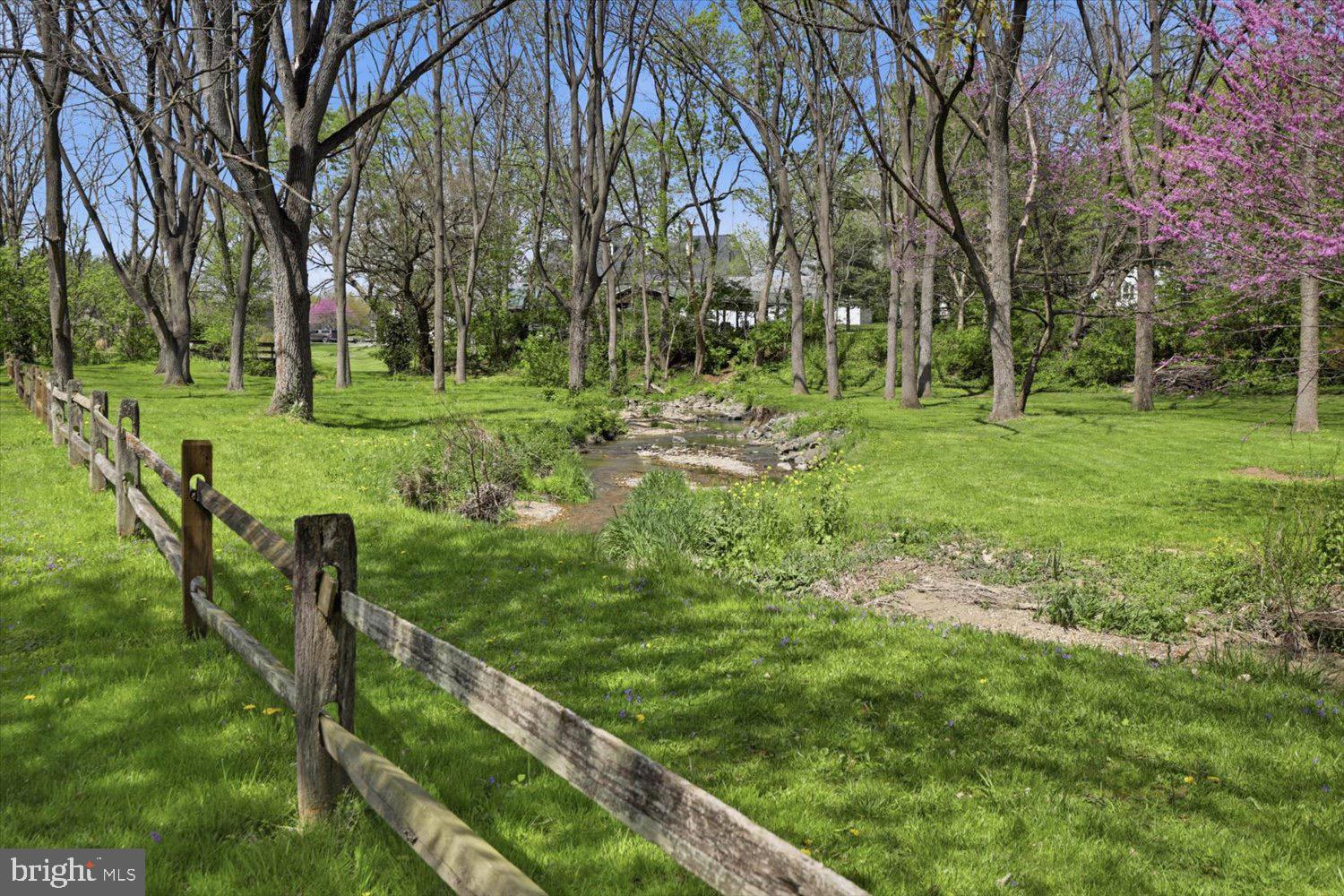 413 GLENBROOK COURT