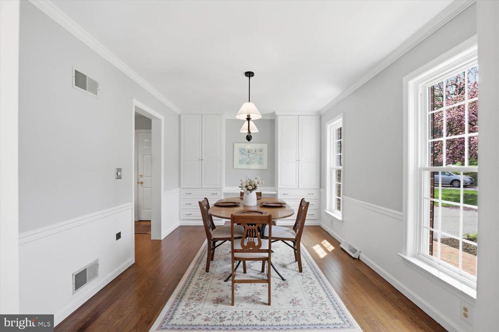 413 GLENBROOK COURT