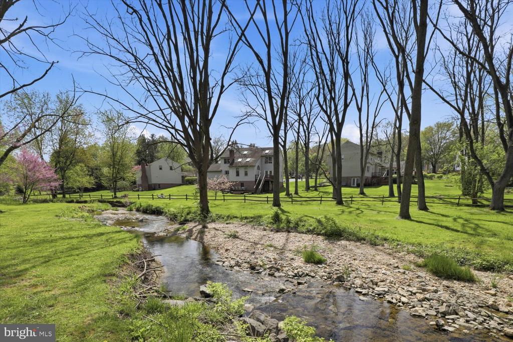 413 GLENBROOK COURT