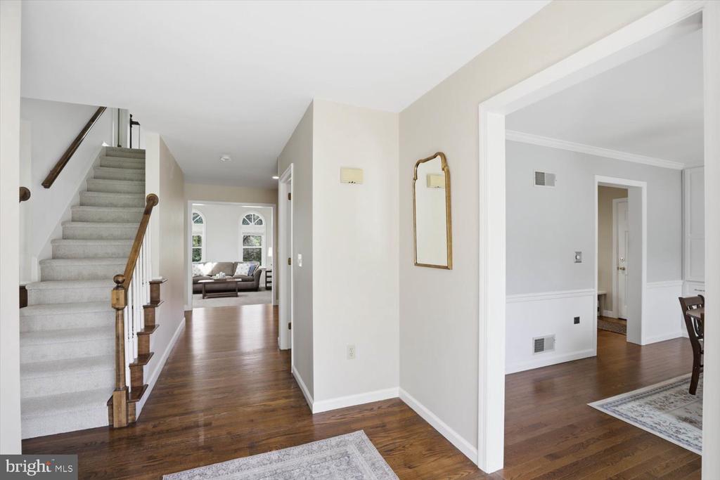 413 GLENBROOK COURT