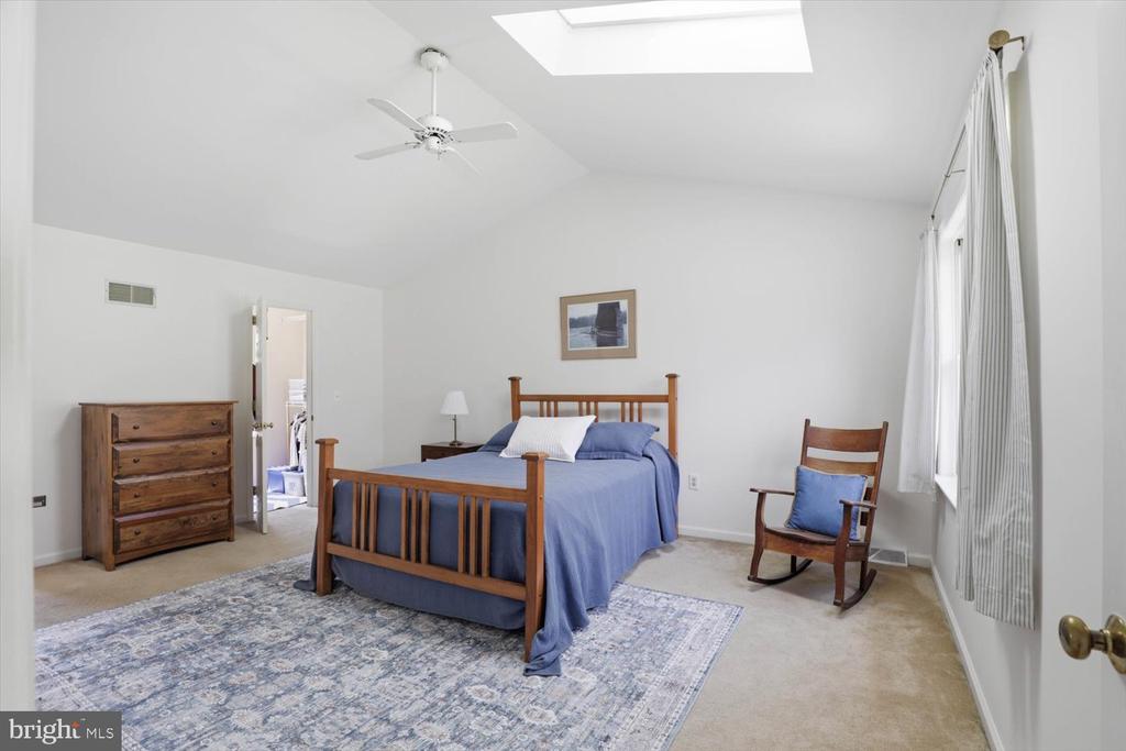 413 GLENBROOK COURT